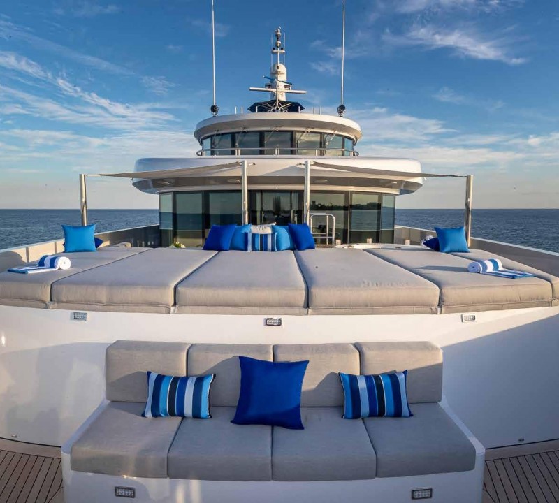 sky lounge yacht